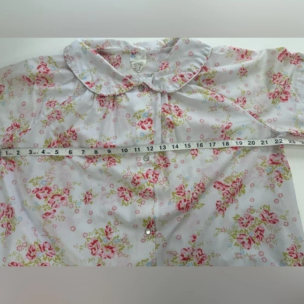 Belle Fleur VTG Floral Mother of Pearl Button Down Housecoat Robe Medium